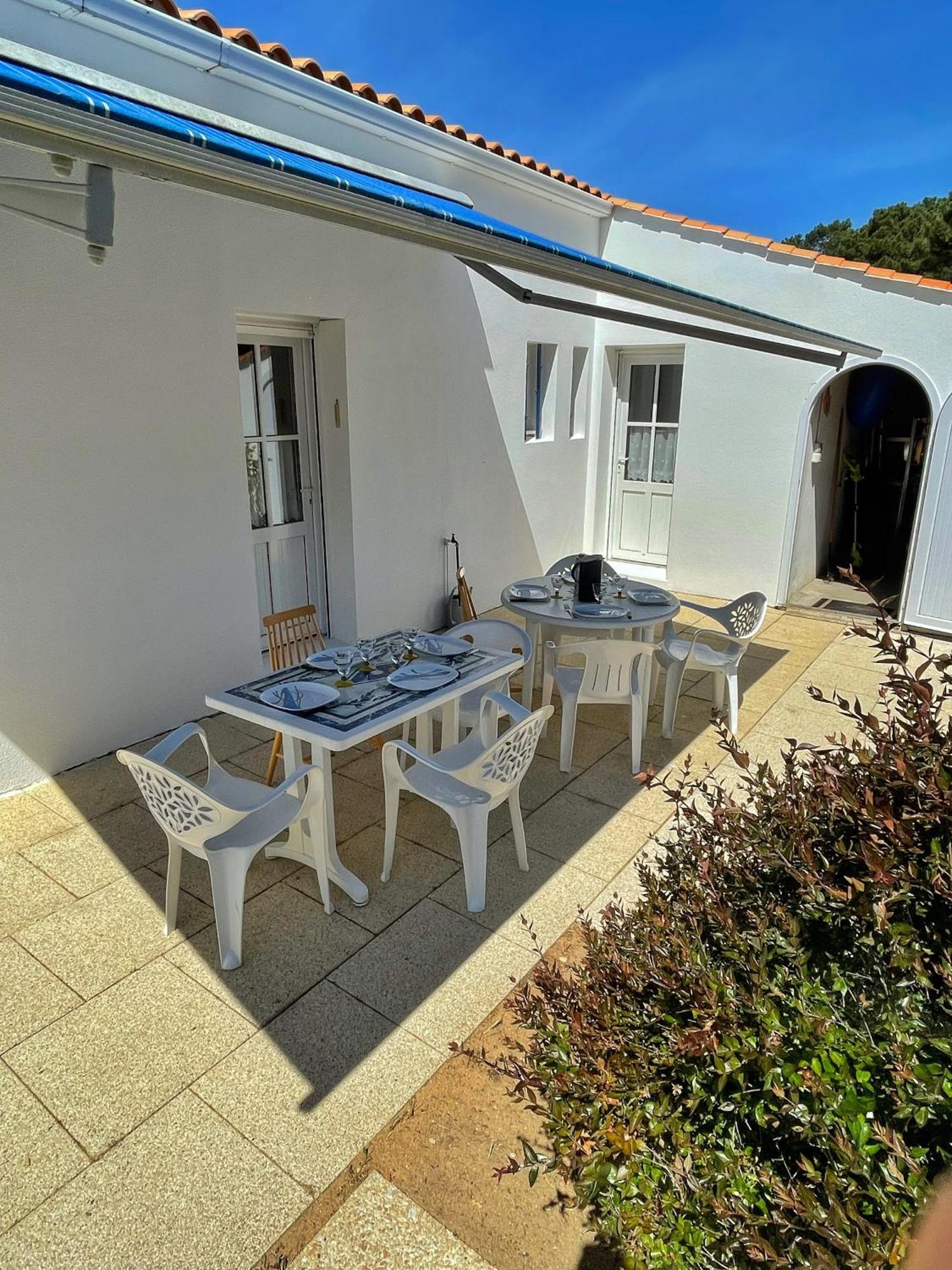 La White House, 8 Personnes/8 Velos + Free Parking 라트슈수르메르 외부 사진