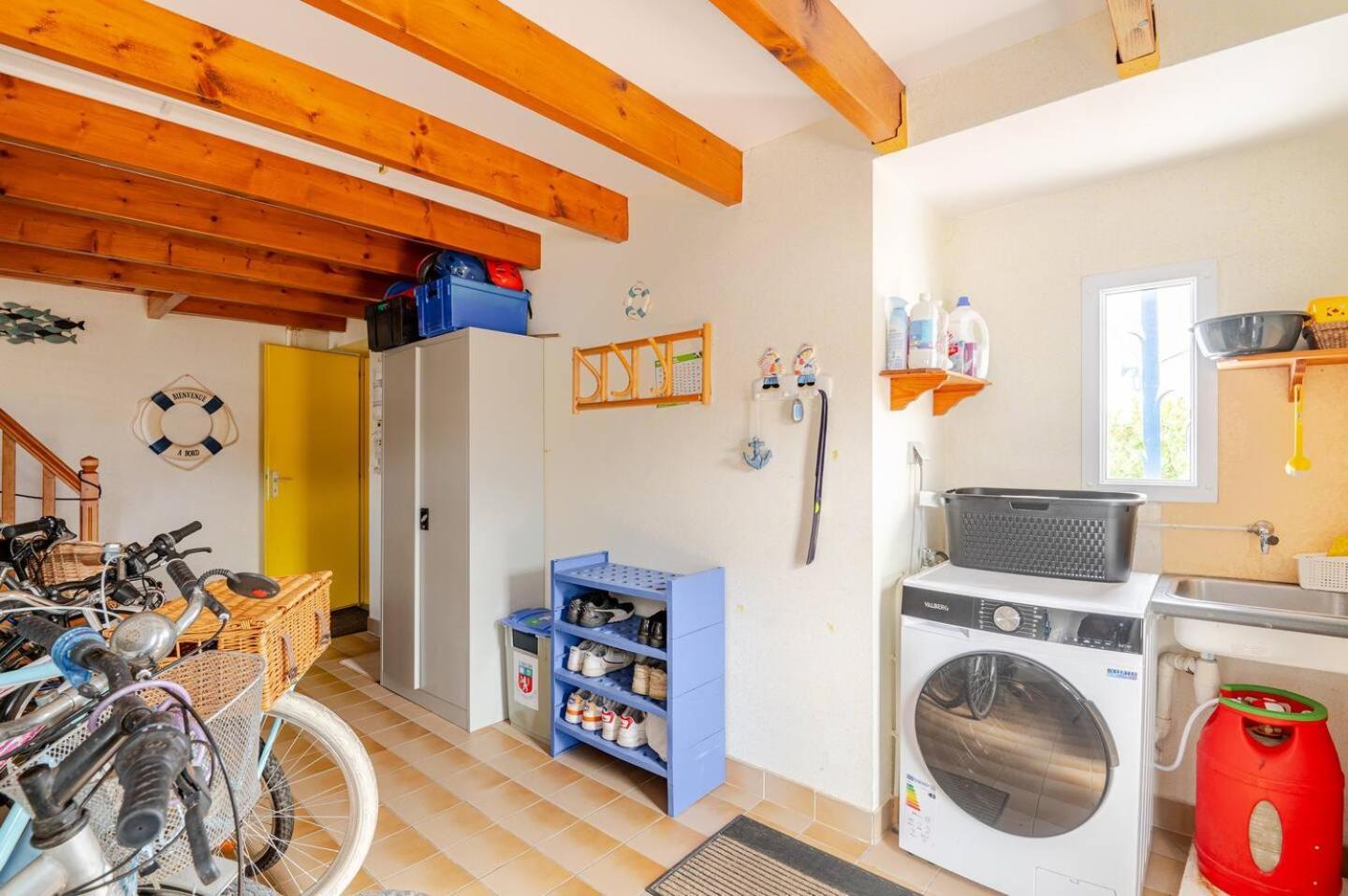 La White House, 8 Personnes/8 Velos + Free Parking 라트슈수르메르 외부 사진